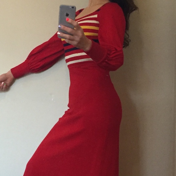 Gorgeous Italian-made, vintage/unique, femme and form-fitting red dress - Picture 8 of 12